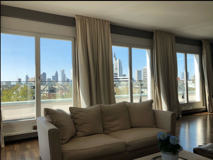 Schöne Penthous Wohnung in Frankfurt